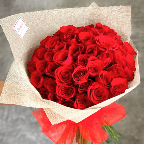 Ramo clásico con 50 rosas rojas