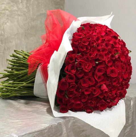 Ramo espectacular con 300 rosas rojas